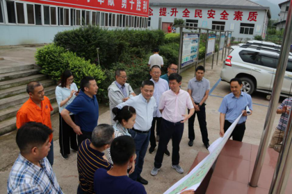 四川省交投集團(tuán)公司黨委副書記、副董事長(zhǎng)、總經(jīng)理周黎明到仁沐新LJ18標(biāo)項(xiàng)目部檢查指導(dǎo)工作