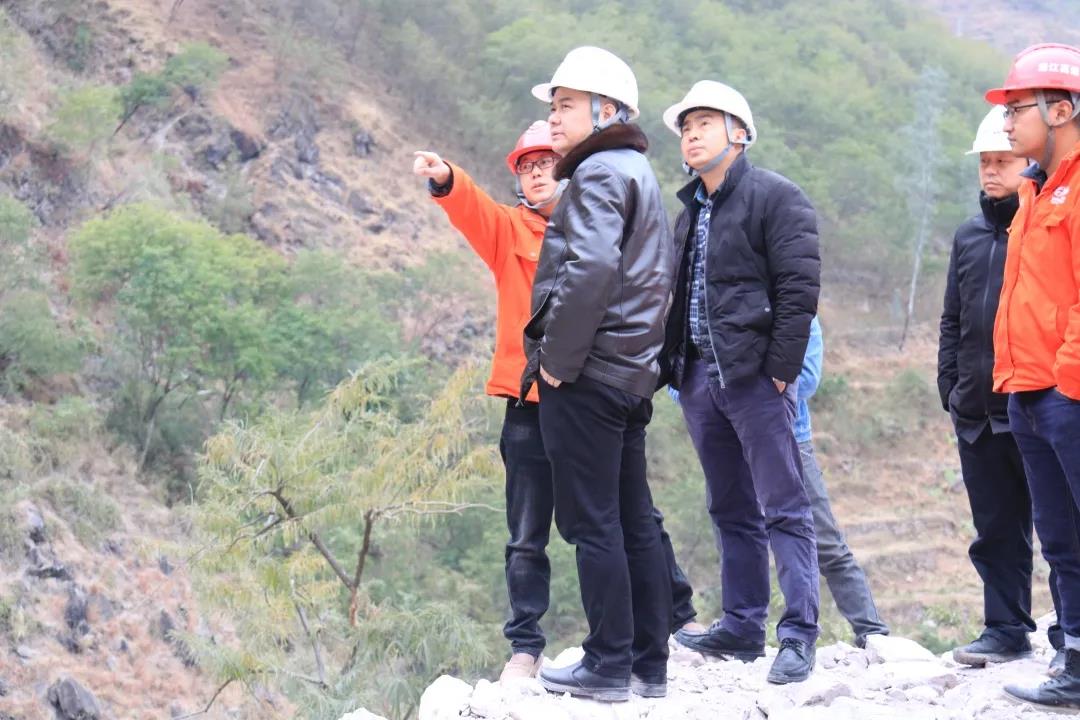 川交路橋黨委委員、董事、總工程師汪碧云赴沿江高速金寧段ZCB1-5項目檢查指導(dǎo)工作