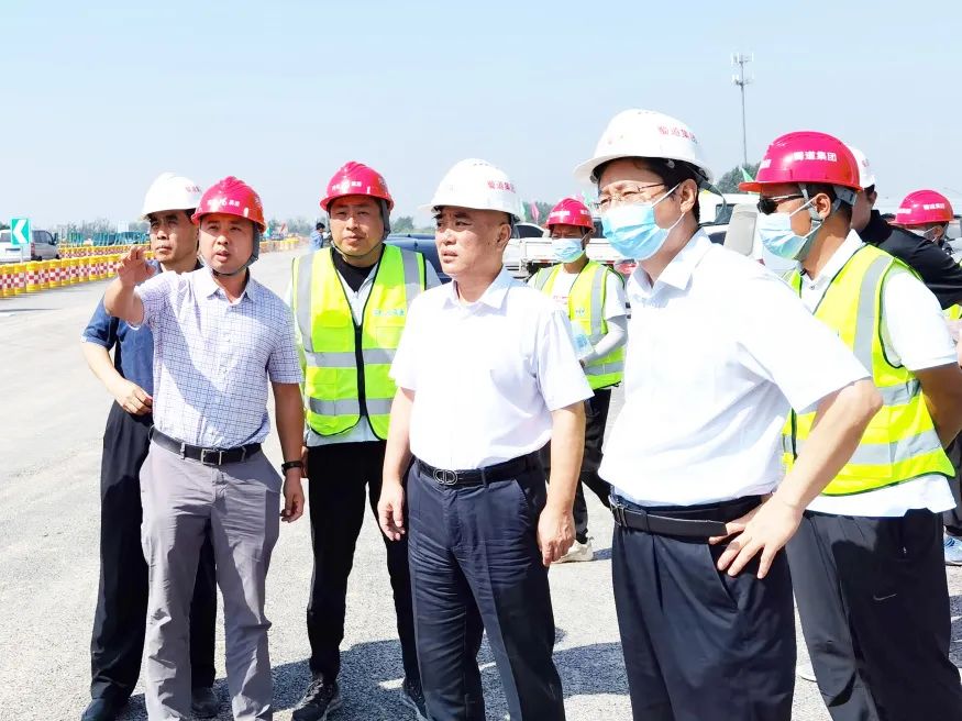 河北省交通運輸廳黨組成員、副廳長侯智敏深入石家莊東站、南站改建工程項目檢查指導工作